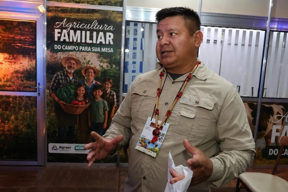 Cacique Reinaldo: Agora, com apoio da Prefeitura, temos como produzir mais e a quem vender a produção. Fotos – A. Frota
