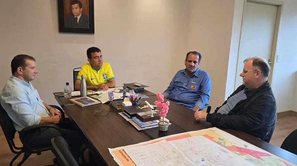 Prefeito Marçal Filho, secretário Antônio Freire e diretores do Lar do Idoso, Celso José e Francisco Romero – Foto: Assecom