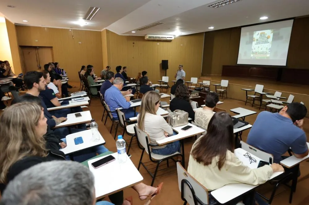 Diretor do Imam, arquiteto Fabio Luis fez na abertura do encontro um balanço das ações desenvolvidas no dia a dia da administração pública que contribuem para a sustentabilidade. Fotos – A. Frota