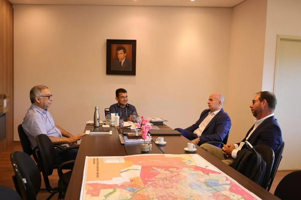 Prefeito Marçal e secretário de Governo João Alcântara com os diretores da Setta, Geraldo e Luciano – Foto: A. Frota