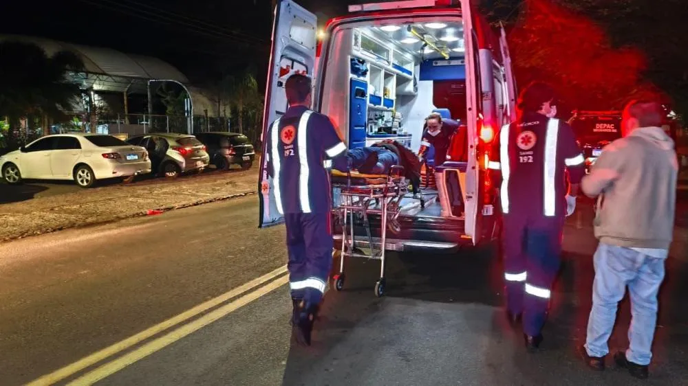 Homem é baleado em frente a conveniência no centro de Dourados